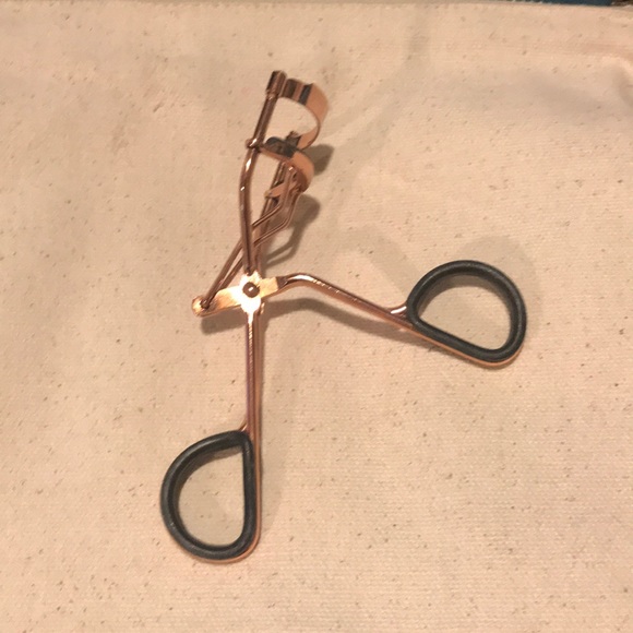 ROSE GOLD EYELASH CURLER - Picture 2 of 2
